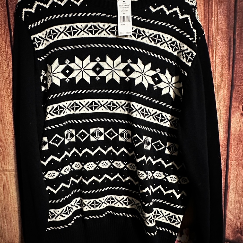 Black and White Patterned Men's Sweater